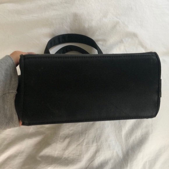 Black Kate Spade top handle bag with zipper! - Picture 5 of 5